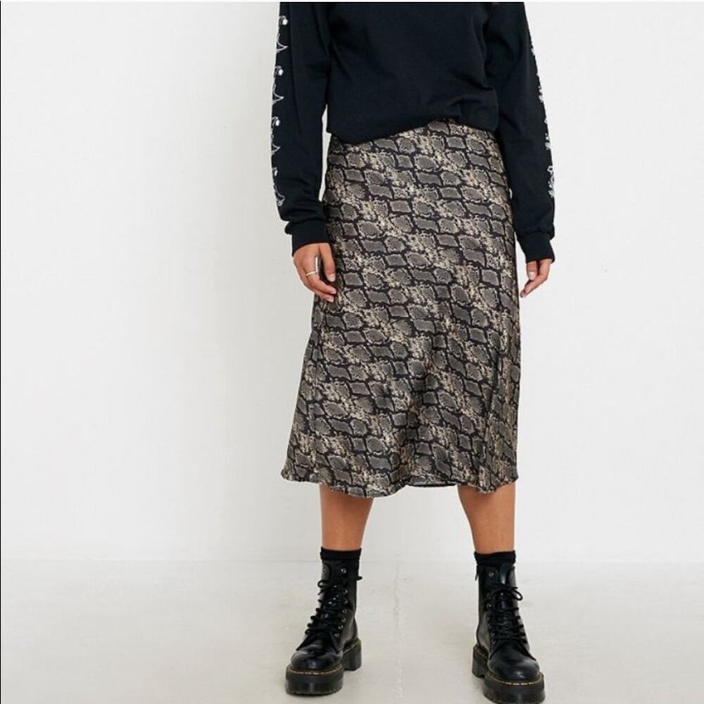 URBAN OUTFITTERS Women's Rowan Snake Print Midi Skirt